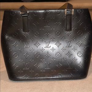 Authentic Louis Vuitton Vernis Shoulder bag